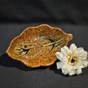 Takahashi San Francisco Ceramic Pottery Leaf Bowl ~ Handpainted